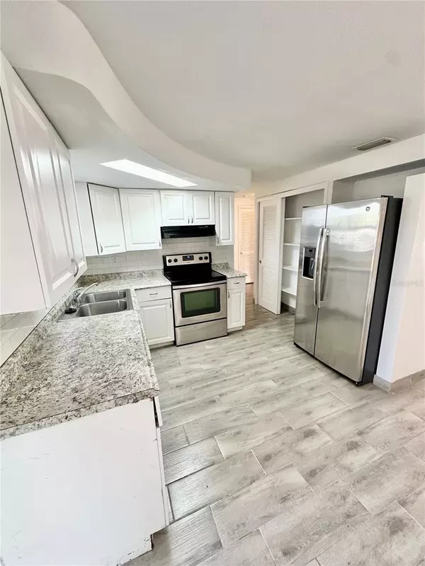 Holiday, FL 34691,4313 OAK BLUFF AVE