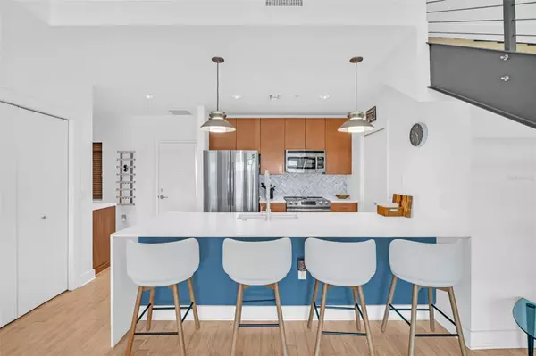 St Petersburg, FL 33705,1010 CENTRAL AVE #427