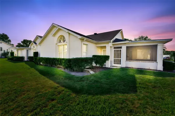 3713 MOLLIE LN, Sun City Center, FL 33573