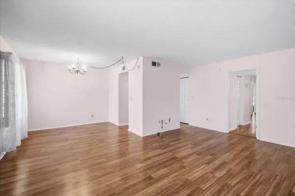 St Petersburg, FL 33703,4910 BAY ST NE #105