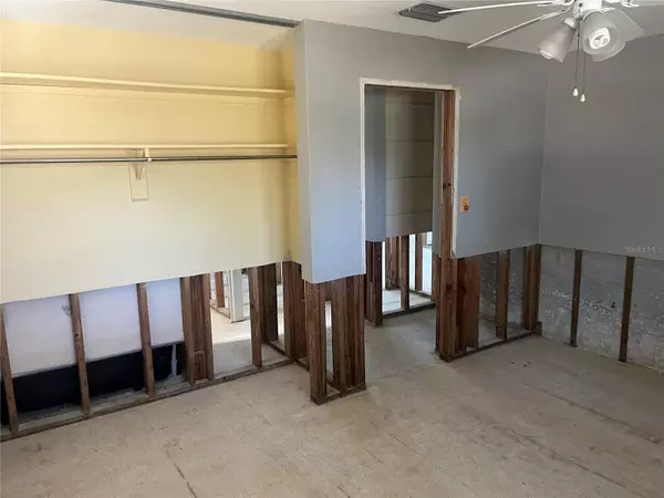 St Petersburg, FL 33707,1898 DOLPHIN BLVD S