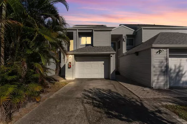 9727 TIFFANY OAKS LN, Tampa, FL 33612