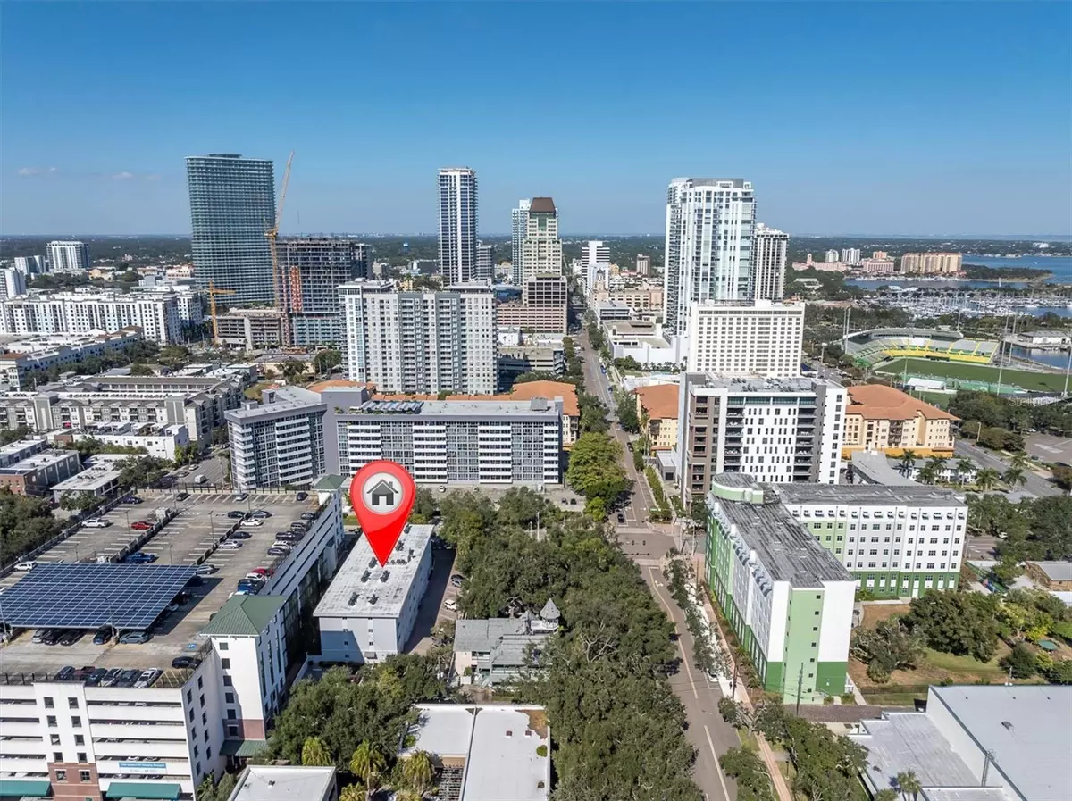 St Petersburg, FL 33701,210 5TH AVE S #402