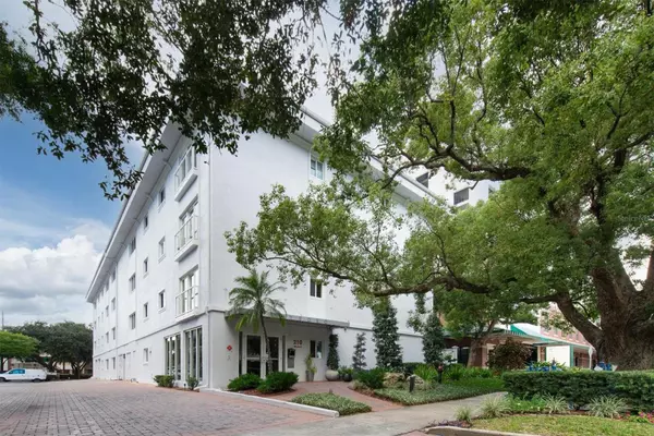 St Petersburg, FL 33701,210 5TH AVE S #402