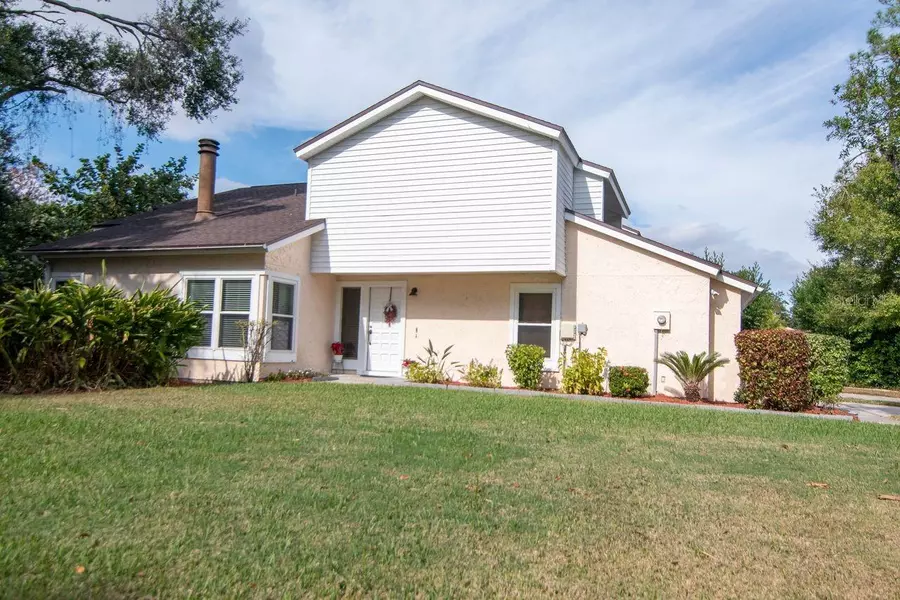 13902 BARDMOOR PL #B, Tampa, FL 33618