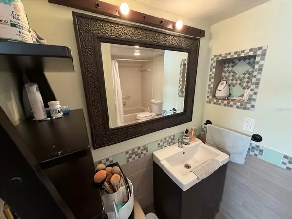 St Petersburg, FL 33710,6916 STONES THROW CIR N #9110