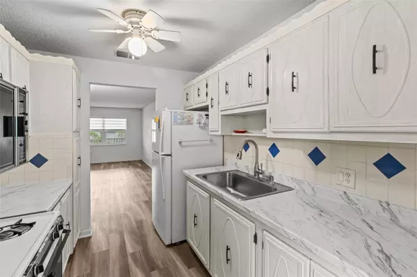 St Petersburg, FL 33709,5257 81ST LN N #17