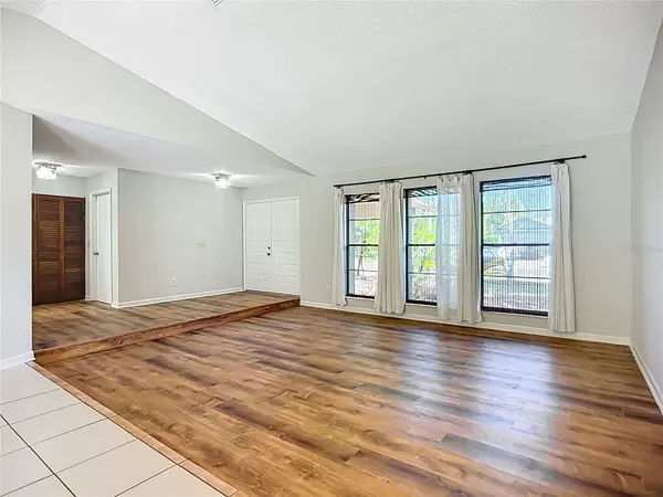 Valrico, FL 33596,1623 CARTER OAKS DR