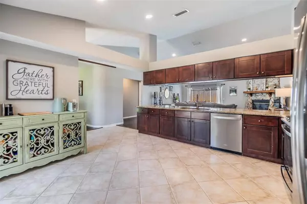 Land O Lakes, FL 34639,23526 PINE LAKE ST