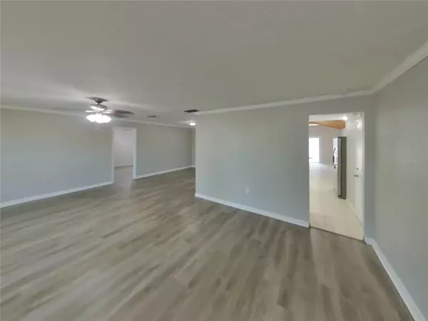 Sarasota, FL 34243,Address not disclosed