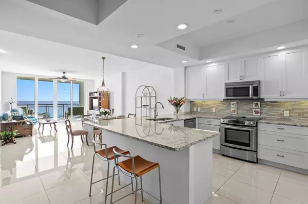 St Petersburg, FL 33704,1325 SNELL ISLE BLVD NE #811