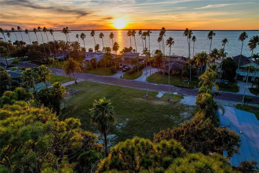 1645 SANTA BARBARA DR, Dunedin, FL 34698