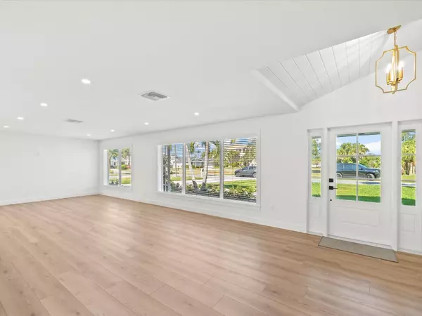 Largo, FL 33770,819 JACARANDA DR