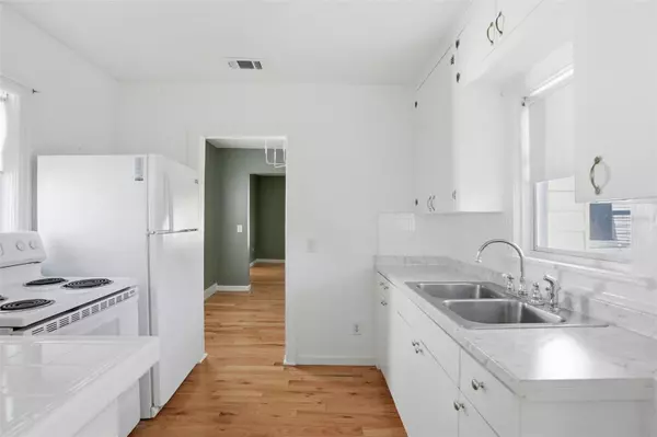 Tampa, FL 33603,1106 W PENINSULAR ST