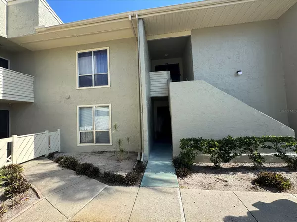 621 WINDRUSH BAY DR #621, Tarpon Springs, FL 34689