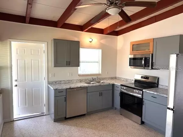 Oldsmar, FL 34677,406 COUNTRY CLUB DR