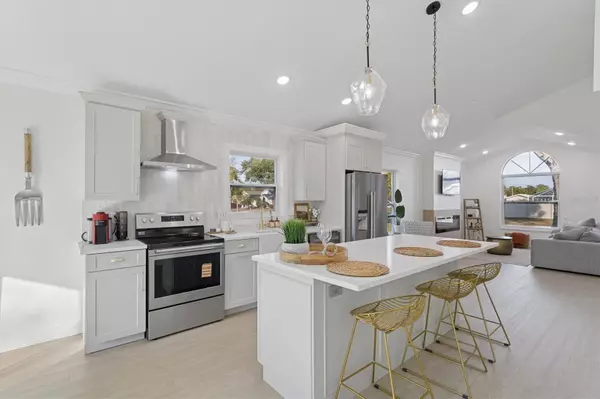 Tampa, FL 33624,12728 DUNHILL DR