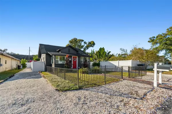 St Petersburg, FL 33713,1034 QUEEN ST N