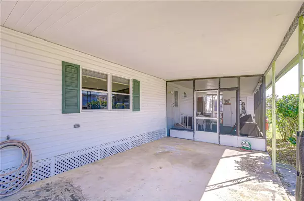 Zephyrhills, FL 33541,35132 ZEPHYR SHORES DR