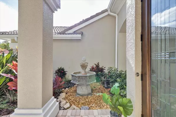 Tampa, FL 33626,9814 EMERALD LINKS DR