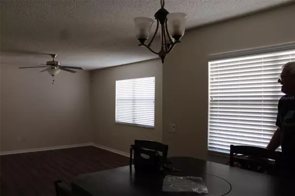 Seffner, FL 33584,5212 BOGDONOFF DR