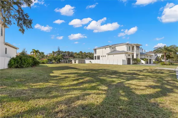 Tampa, FL 33609,415 S SHORE CREST DR