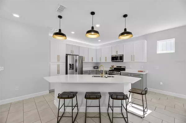 Apollo Beach, FL 33572,324 BLACKROCK LN