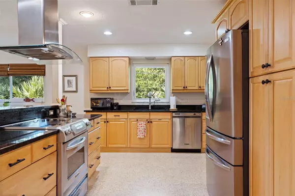 St Petersburg, FL 33705,236 58TH AVE S