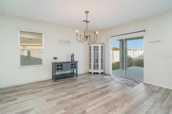 Bradenton, FL 34212,335 GRIS SKY LN