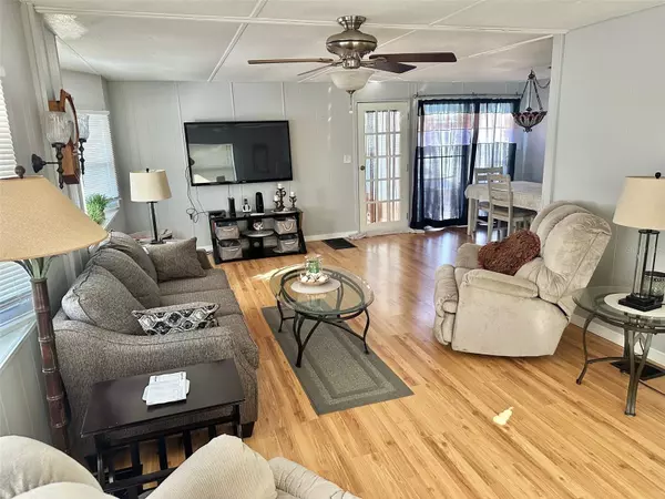 Largo, FL 33771,9900 ULMERTON RD #61