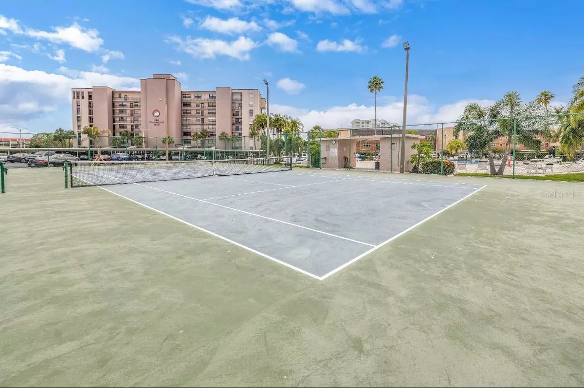 South Pasadena, FL 33707,7700 SUN ISLAND DR S #402