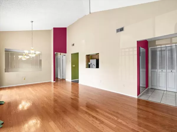 Clearwater, FL 33760,2939 LICHEN LN #D