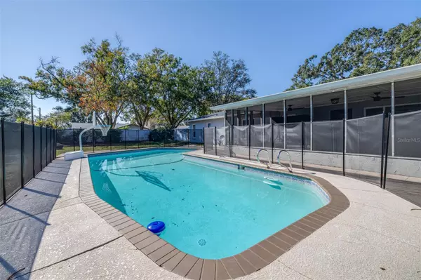 Tampa, FL 33613,15401 WOODCASTLE PL