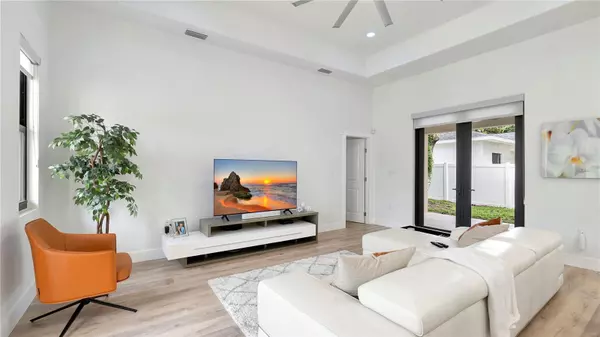 Brandon, FL 33510,306 E CLAY AVE