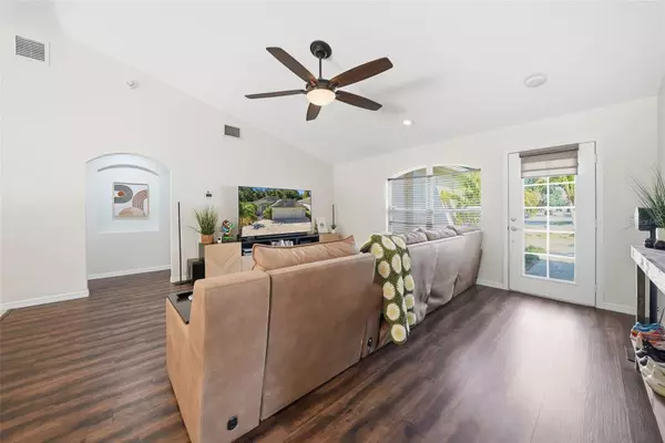 Bradenton, FL 34203,4688 72ND CT E