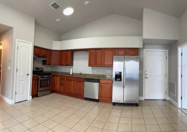 Tavares, FL 32778,225 DAVID WALKER DR #C5