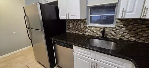 Tampa, FL 33626,11913 CONGRESSIONAL DR #11913