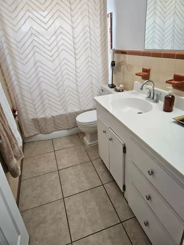 St Petersburg, FL 33710,1700 63RD ST N