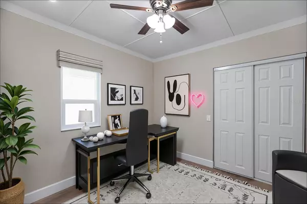 St Petersburg, FL 33705,453 41ST AVE S