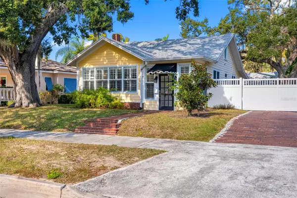 Belleair, FL 33756,326 WILDWOOD WAY