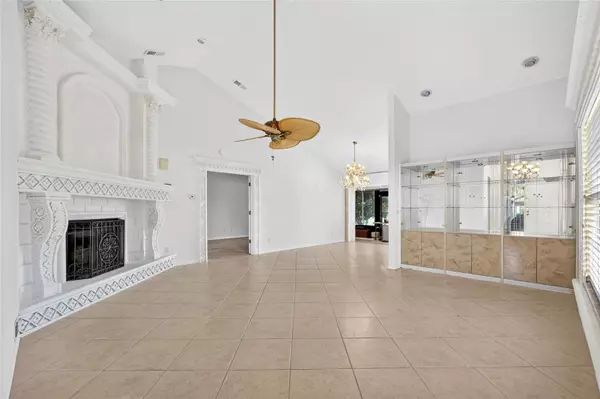 Clearwater, FL 33759,2620 ENTERPRISE RD E #E14