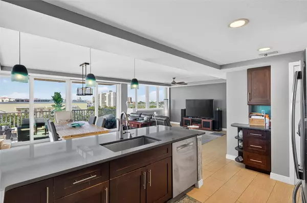 Clearwater Beach, FL 33767,223 ISLAND WAY #6D