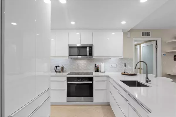 St Petersburg, FL 33715,4780 BRITTANY DR S #11