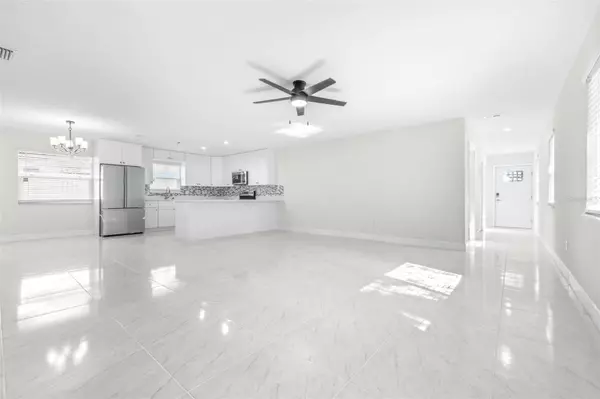 Tampa, FL 33611,6803 S ENGLEWOOD AVE