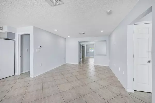 Redington Shores, FL 33708,857 180TH AVE E