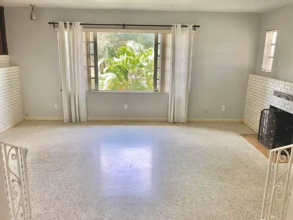 Tampa, FL 33603,1310 W WOODLAWN AVE