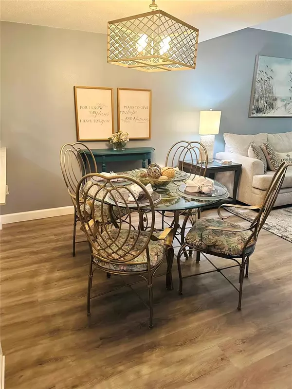 Sarasota, FL 34236,845 BENJAMIN FRANKLIN DR #102