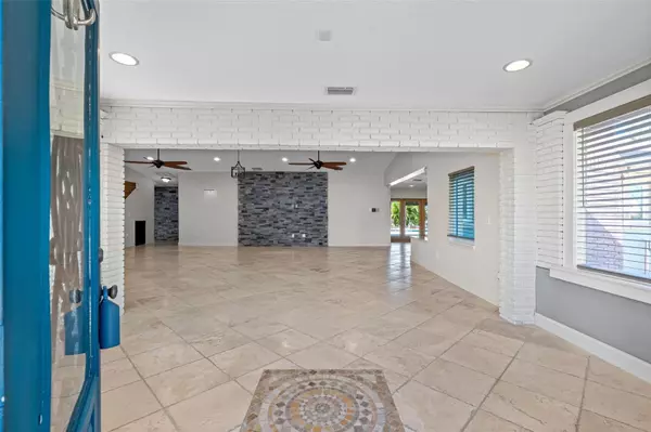 Tampa, FL 33615,4852 TROYDALE RD