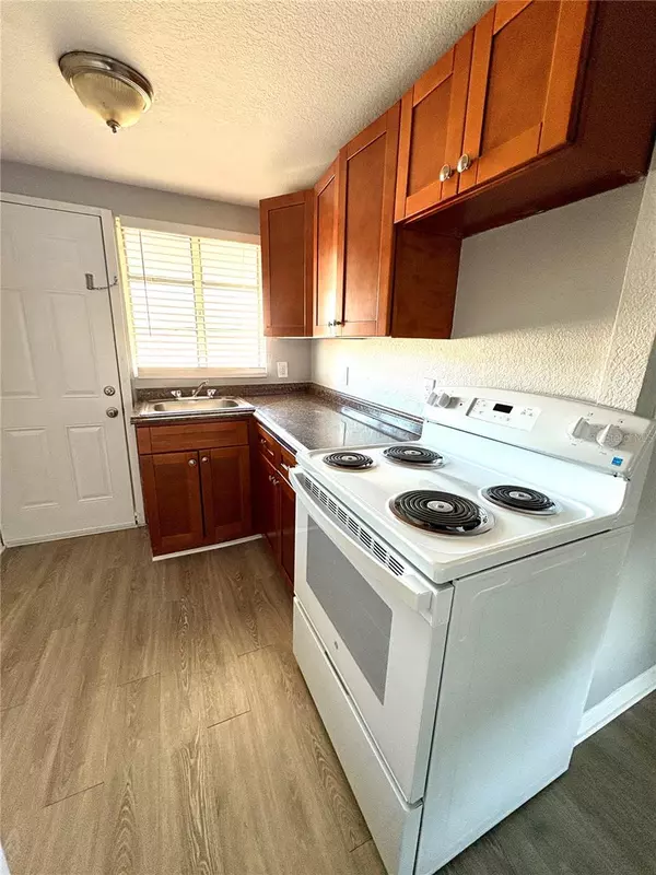 Tampa, FL 33614,4611 N HUBERT AVE #13