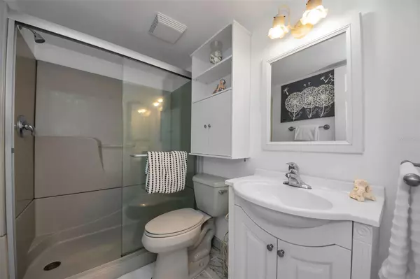 Tarpon Springs, FL 34689,421 WINDRUSH BAY DR #421